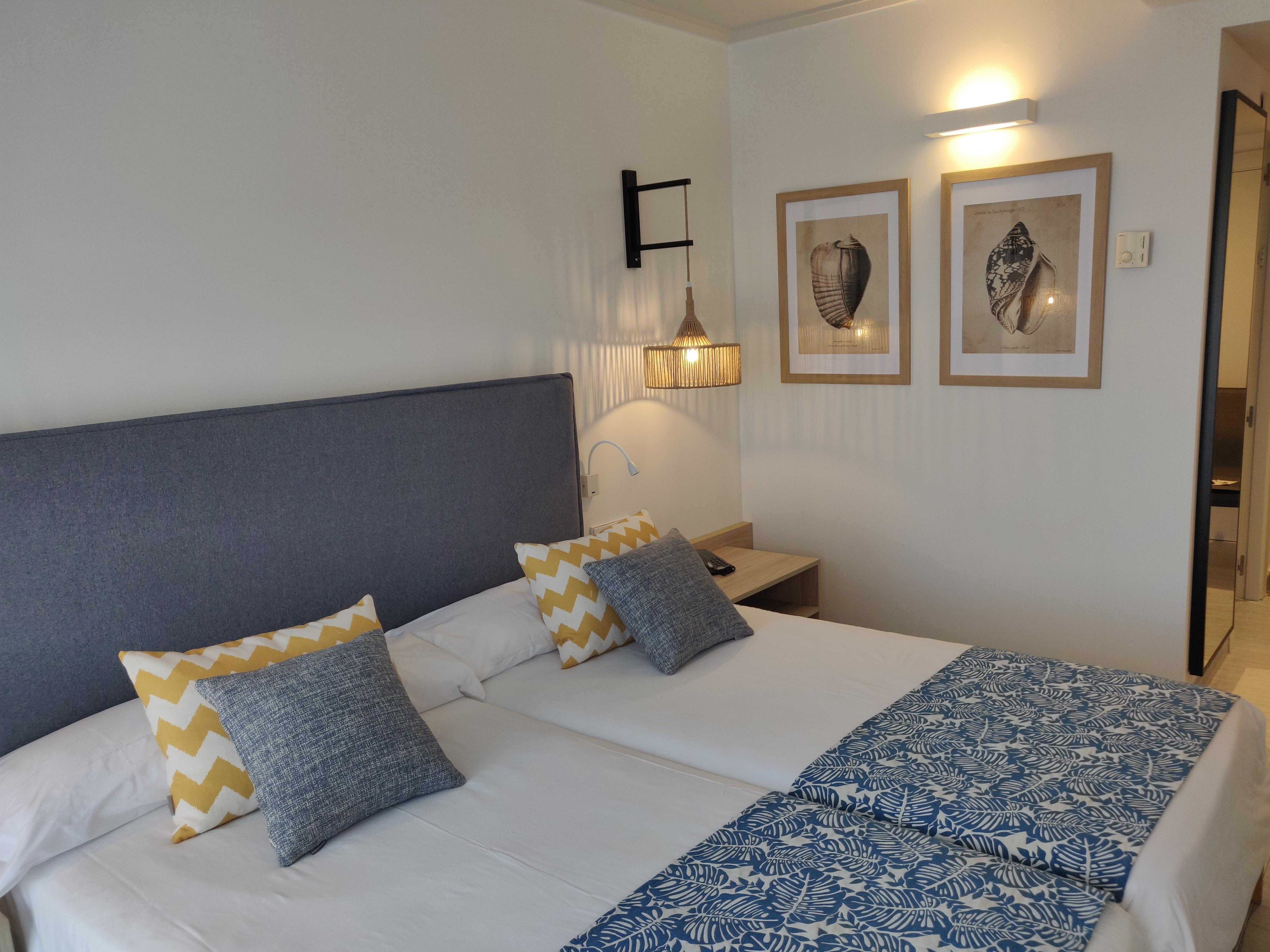Cabogata Beach Hotel 雷塔马尔 外观 照片 A bedroom at the hotel