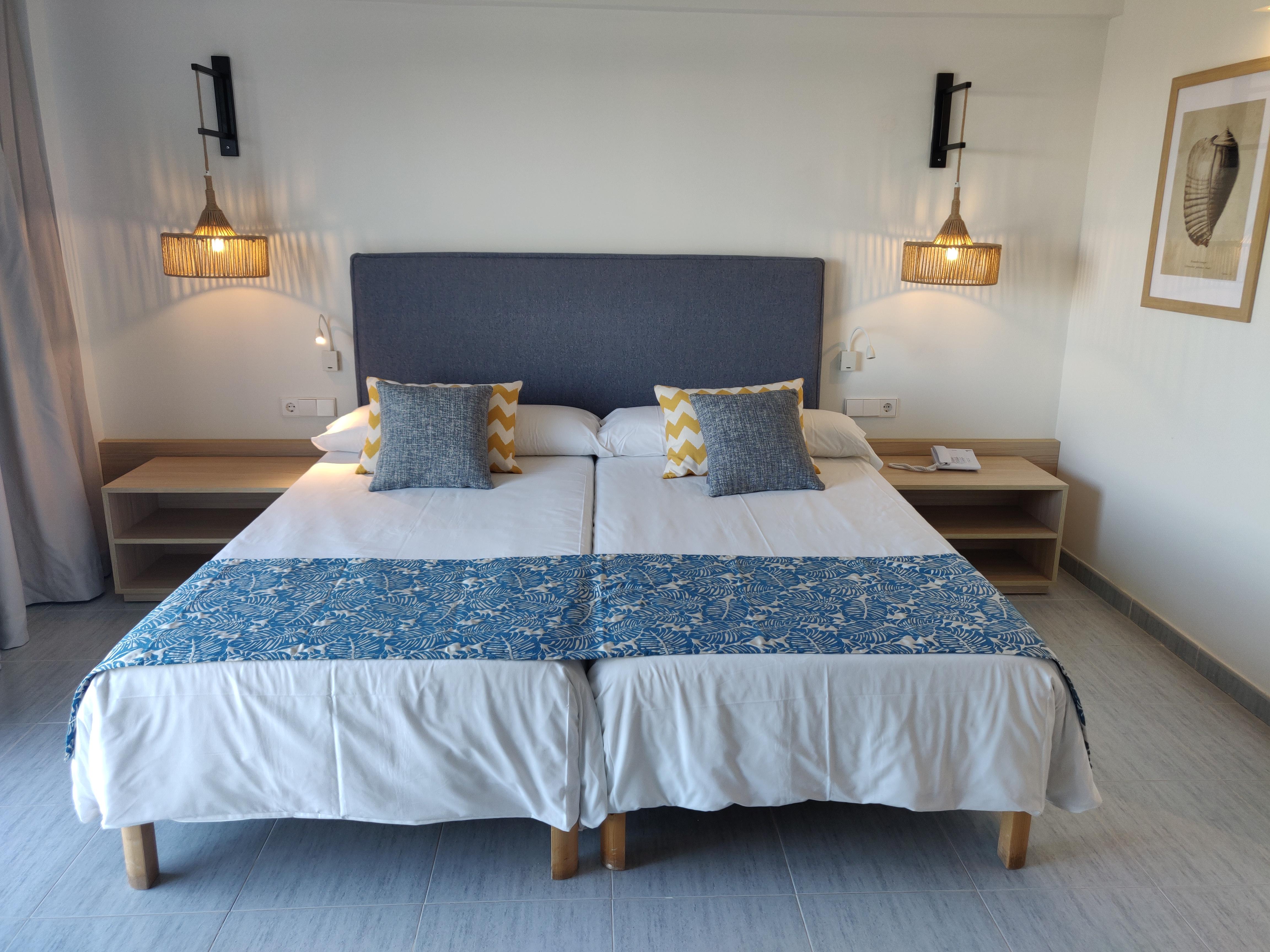 Cabogata Beach Hotel 雷塔马尔 外观 照片 A bedroom at the hotel