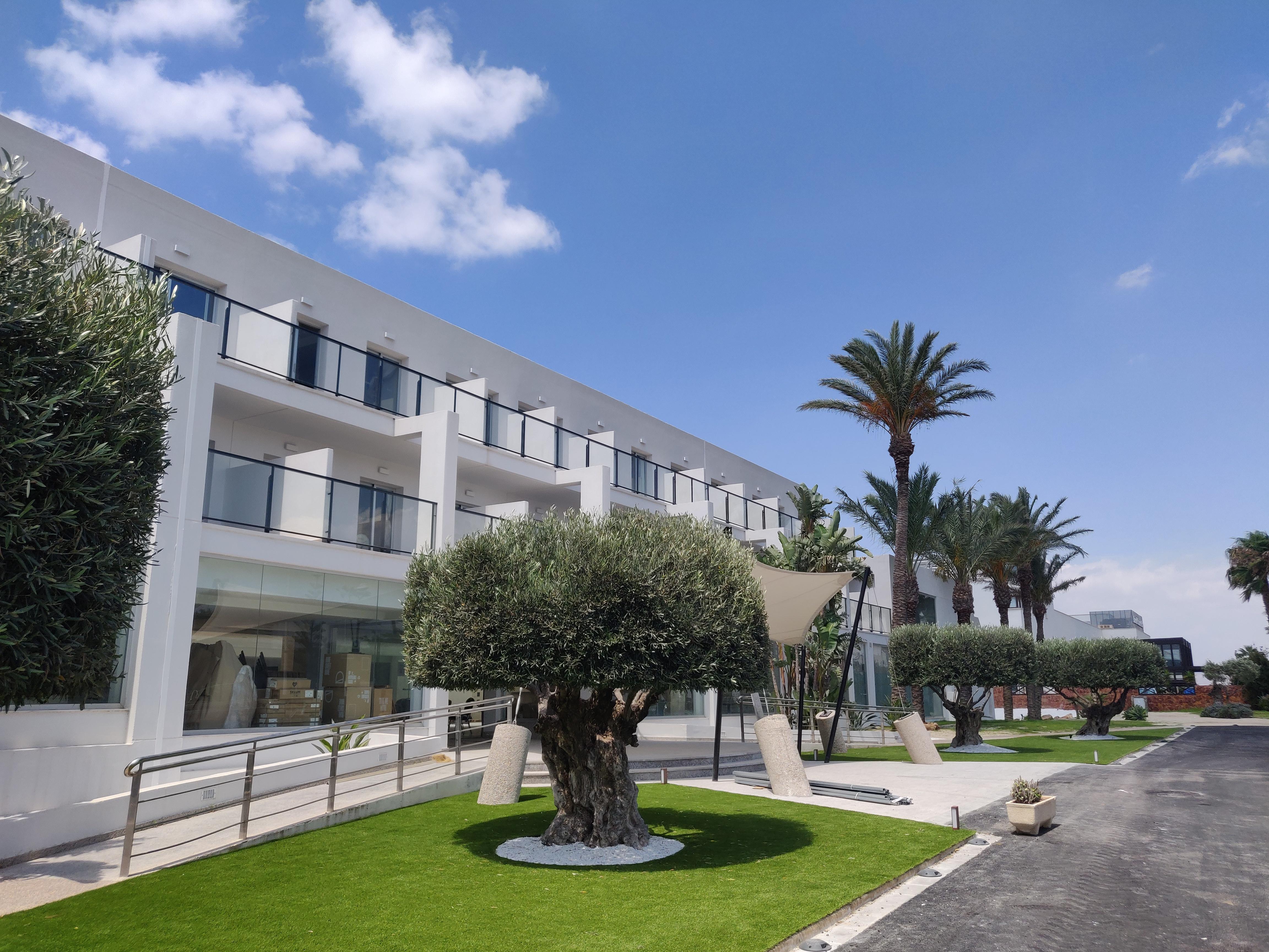 Cabogata Beach Hotel 雷塔马尔 外观 照片 The campus of the University of Nicosia
