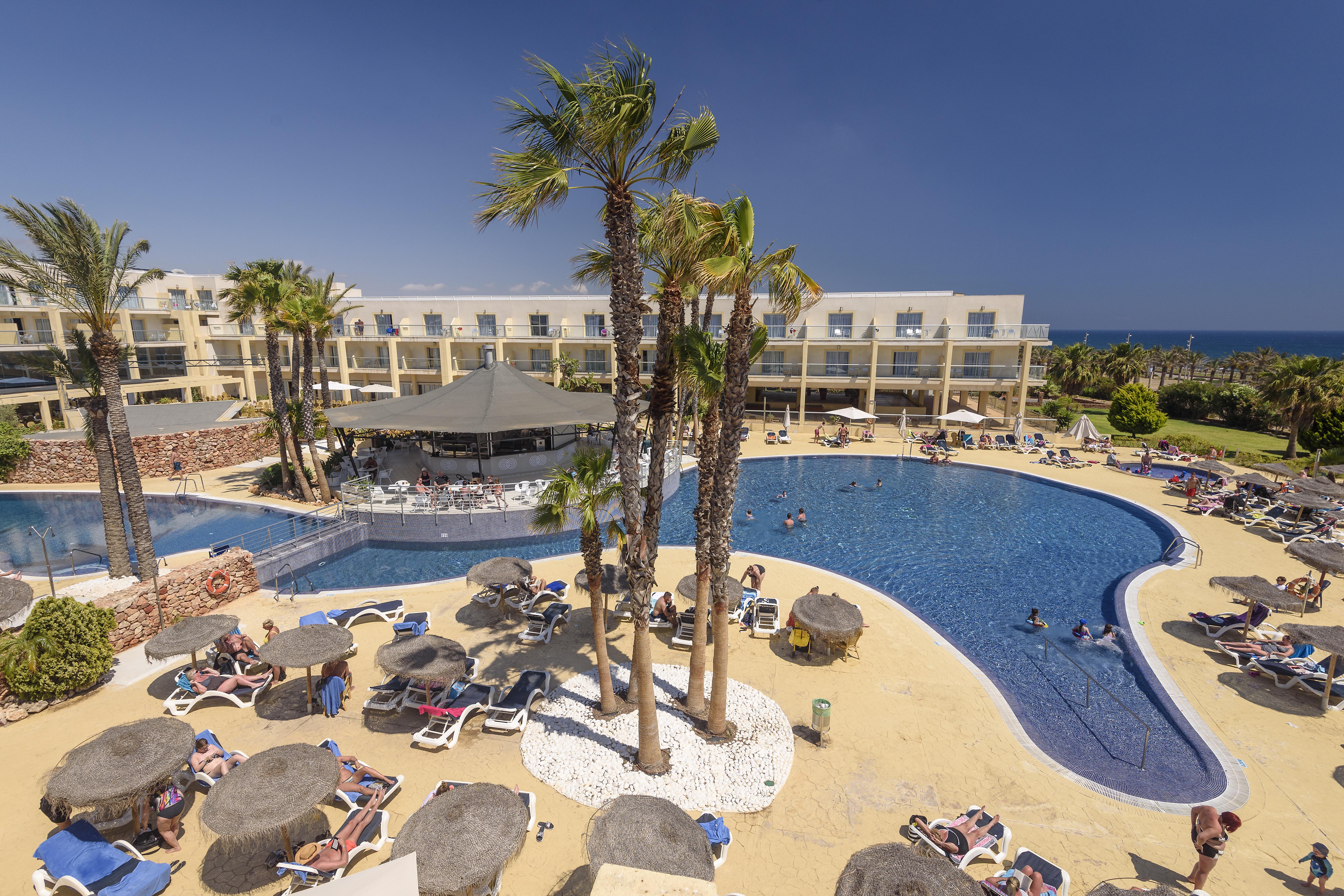 Cabogata Beach Hotel 雷塔马尔 外观 照片 The swimming pool at the Nissi Beach Hotel