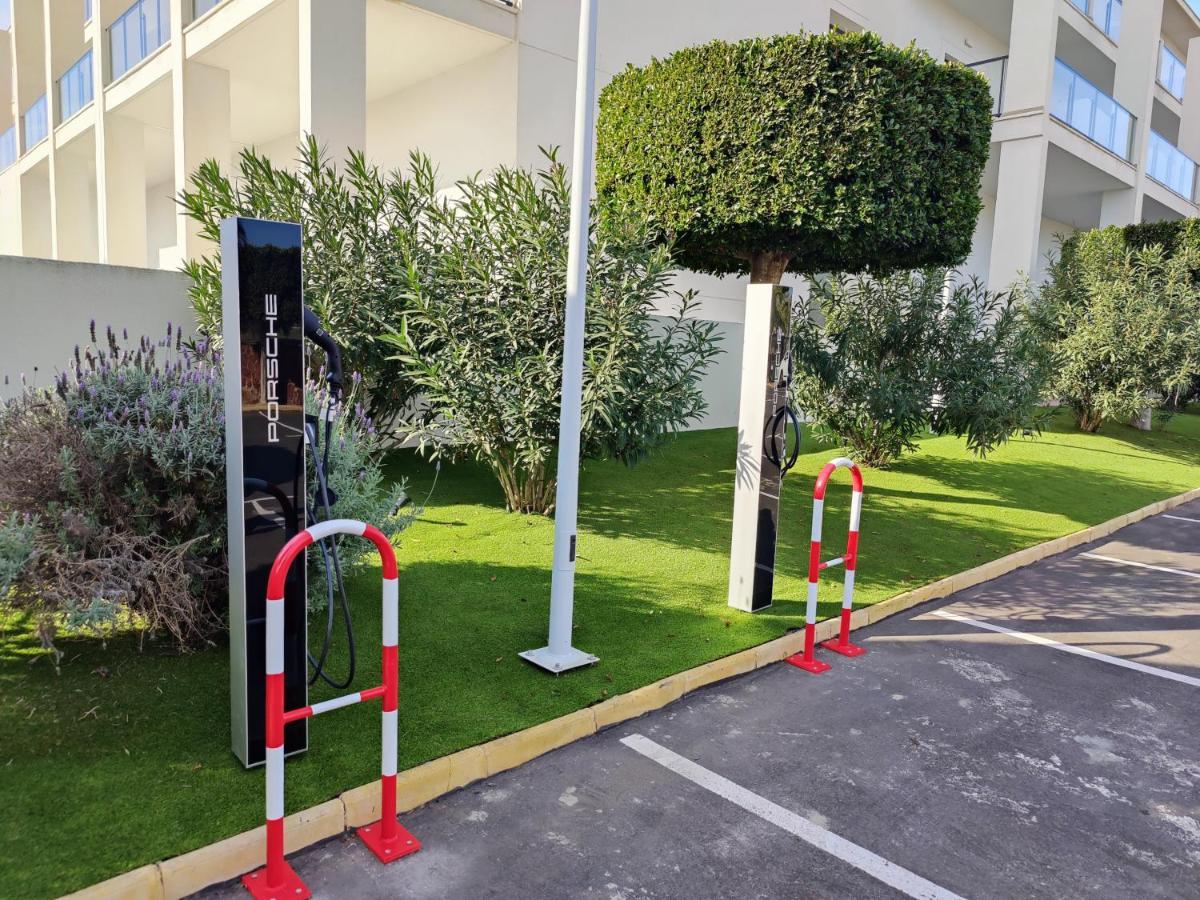 Cabogata Beach Hotel 雷塔马尔 外观 照片 EV charging station in France