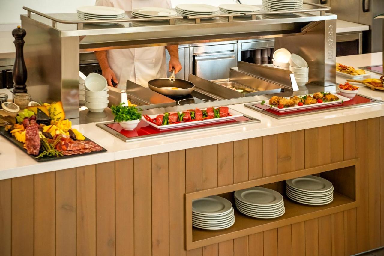 Cabogata Beach Hotel 雷塔马尔 外观 照片 A buffet