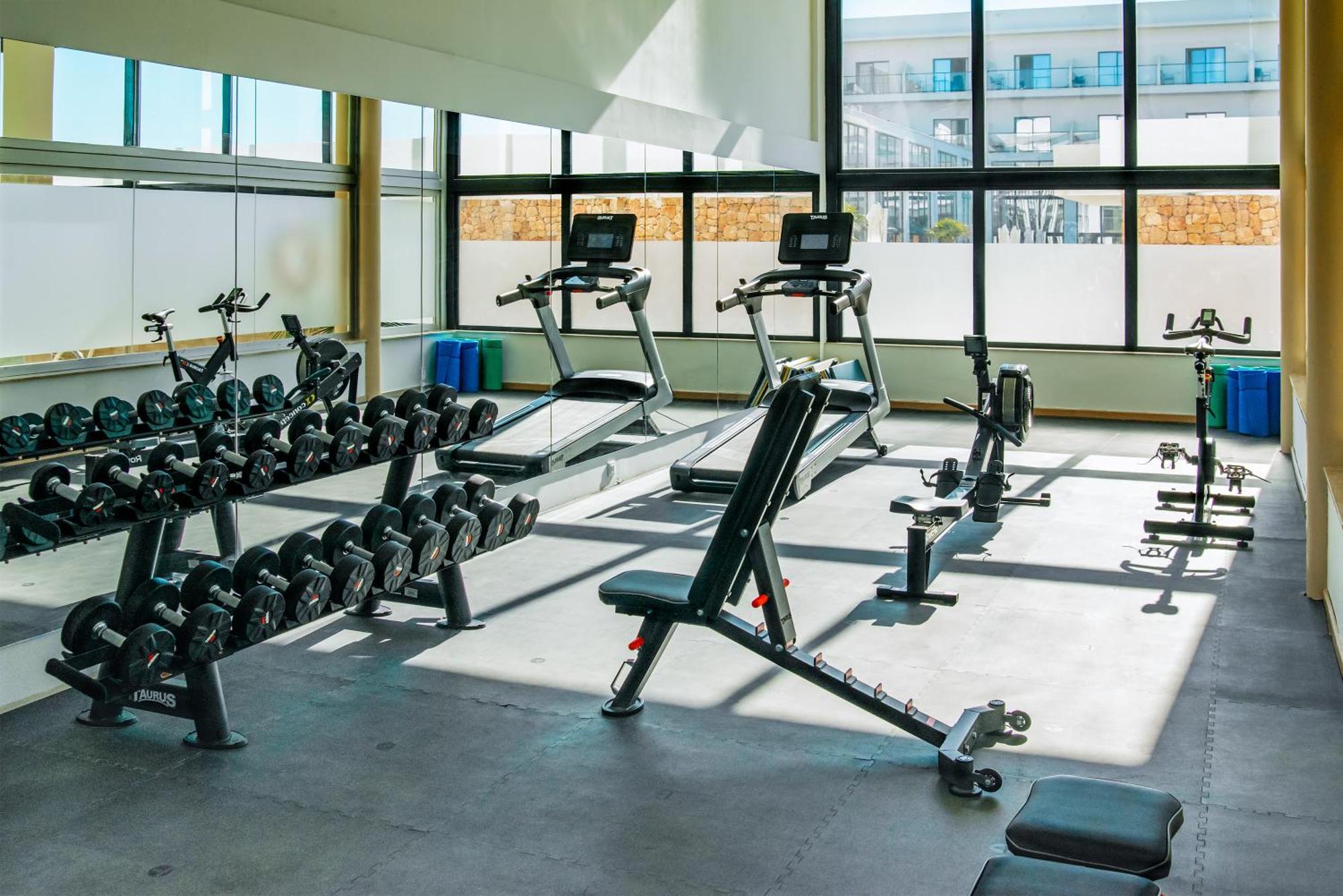 Cabogata Beach Hotel 雷塔马尔 外观 照片 The gym at the University of Roehampton